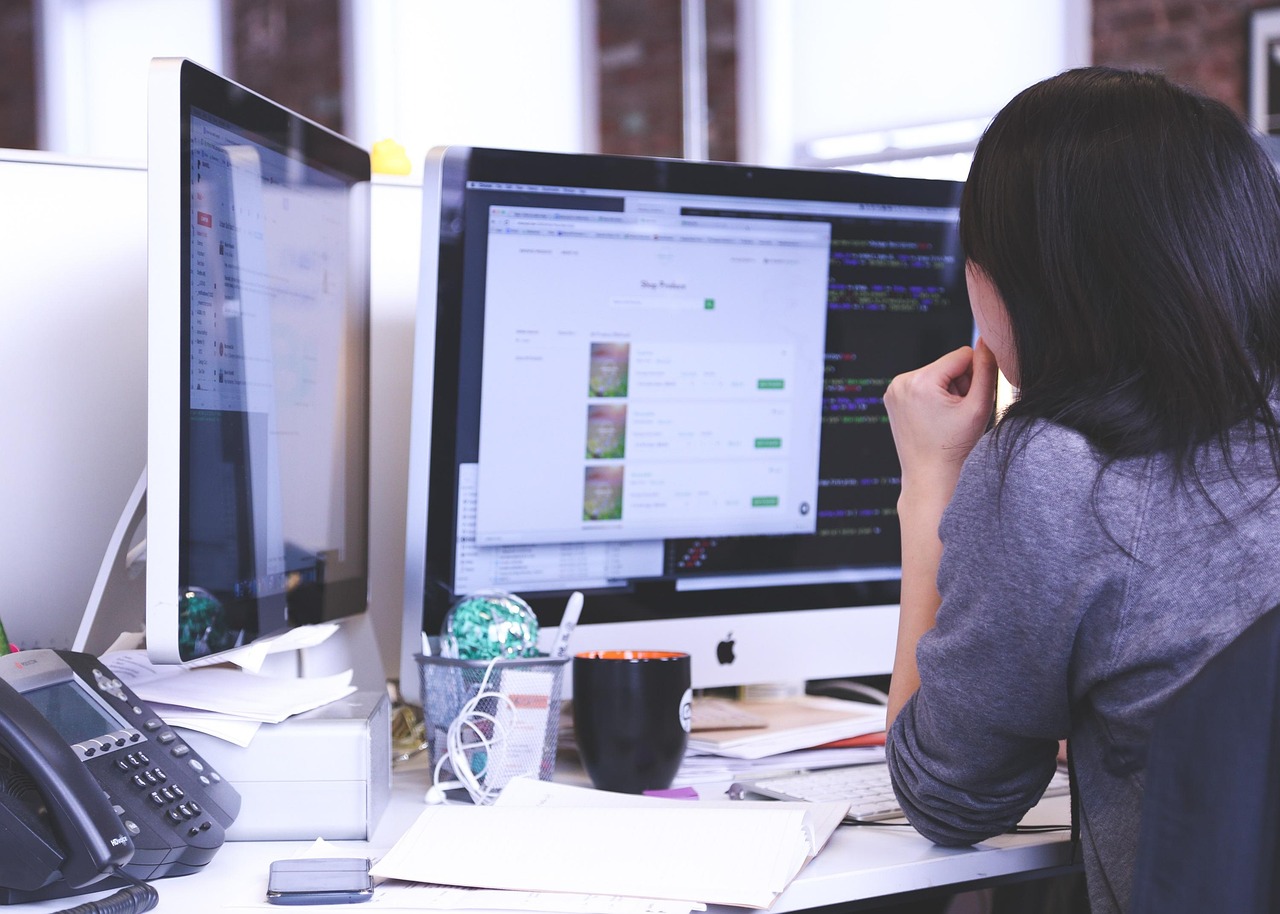 Startup, business, people — "MetaTrader 4: A Comprehensive Solution for Active Traders"